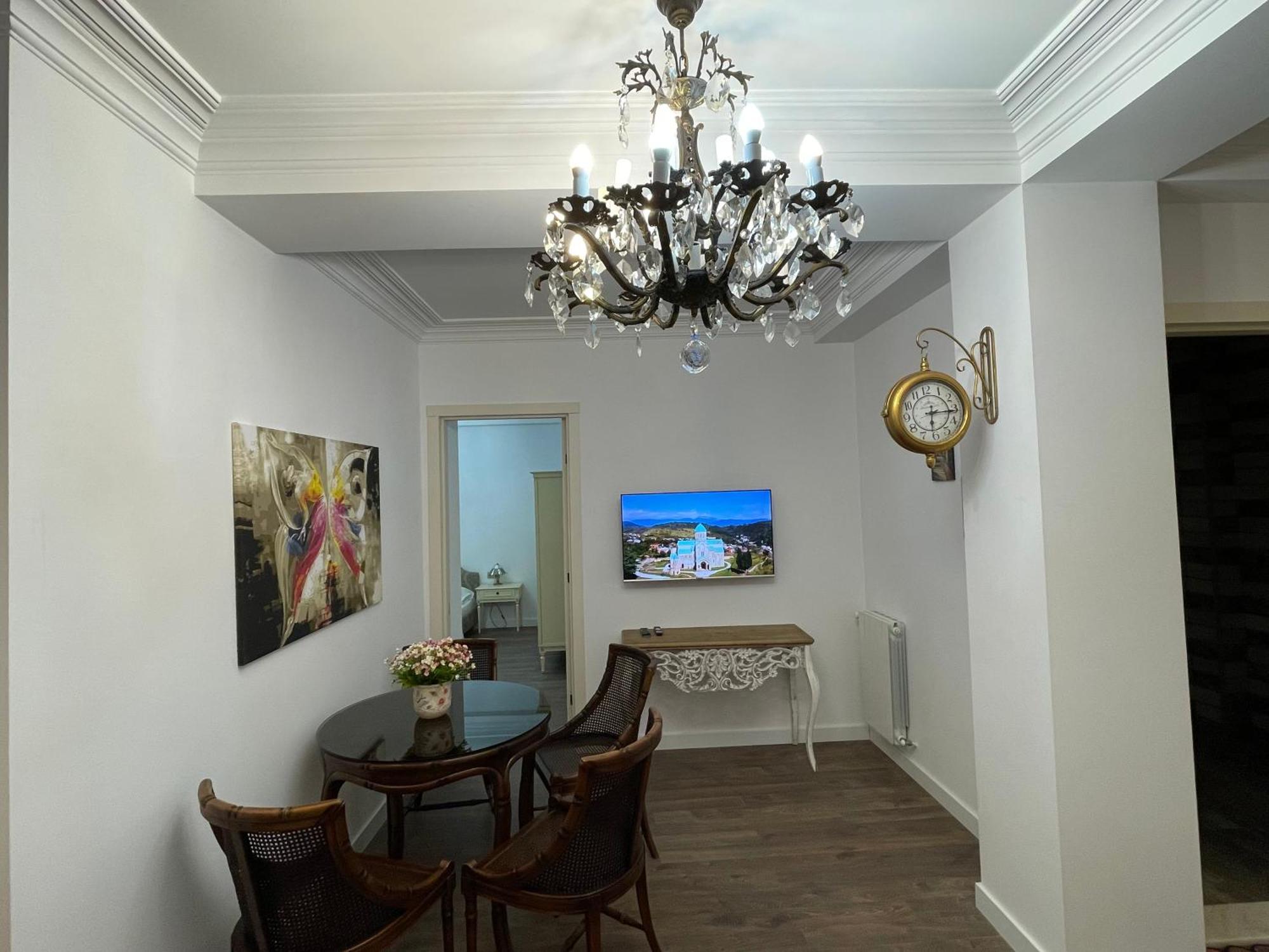 Picasso Apartment Koutaïssi Extérieur photo
