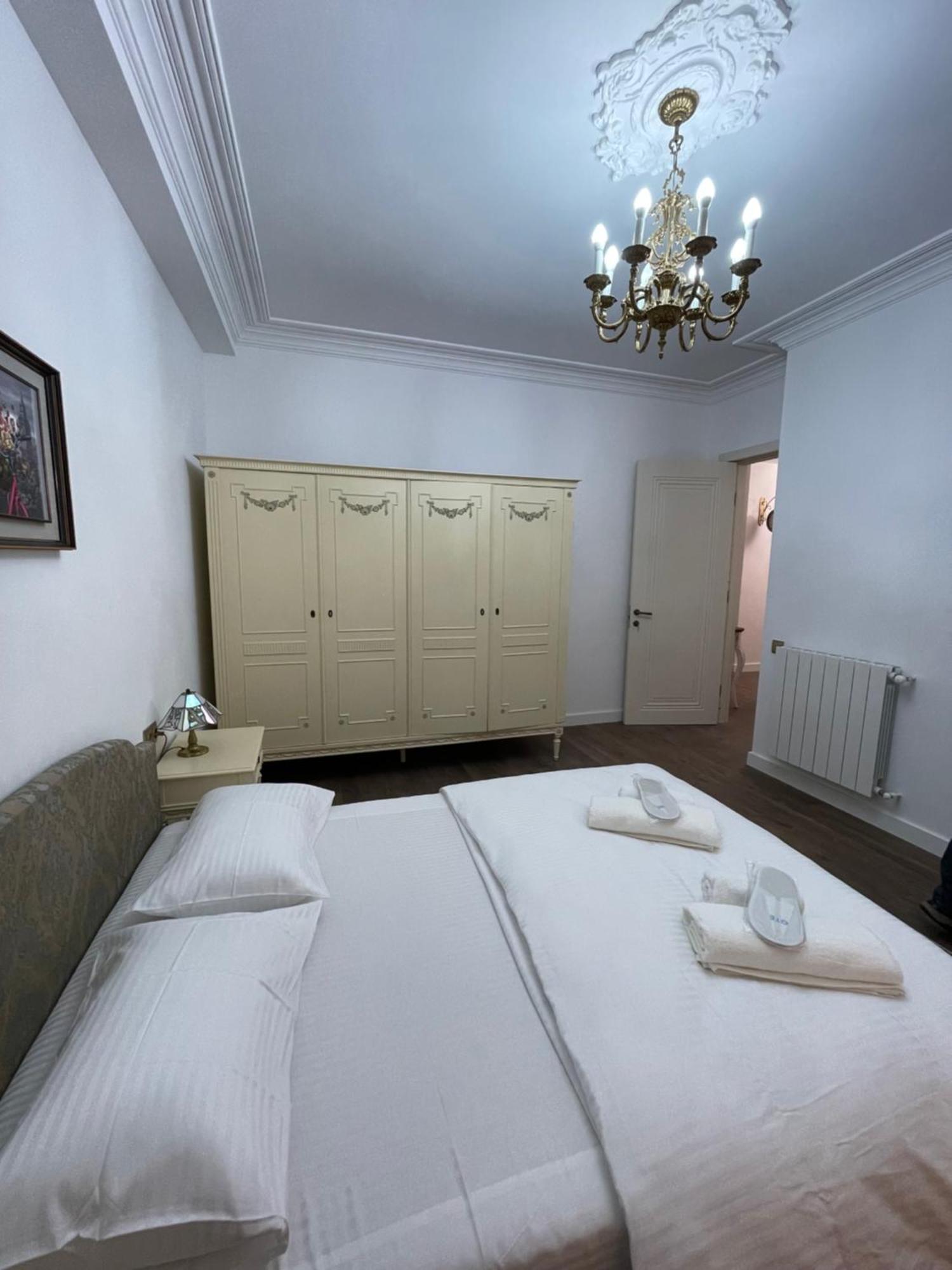 Picasso Apartment Koutaïssi Extérieur photo